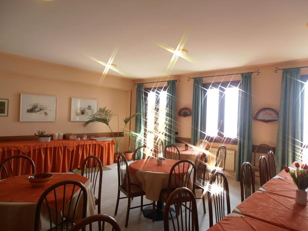 Hotel Garnì Bartabel Gargnano Exterior foto