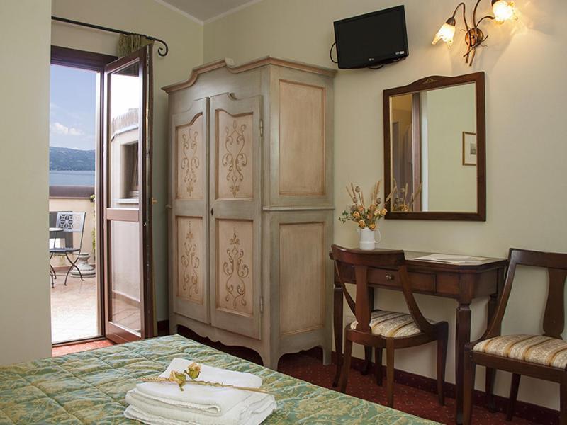 Hotel Garnì Bartabel Gargnano Exterior foto